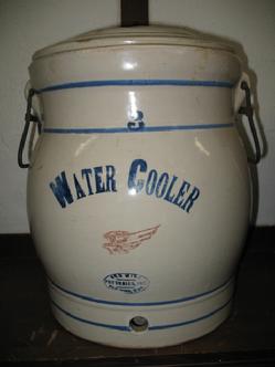Click here for Red Wing Pottery.