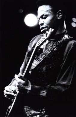 Joe Louis Walker "Blues Website" (Click Here)