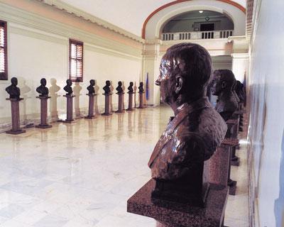 Click here for the Hall of Governors...