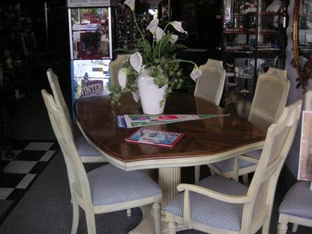 West Saint Paul Antiques
