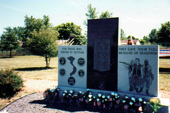 Click Here for the Franklin County Vietnam Memorial; St.Clair, Missouri