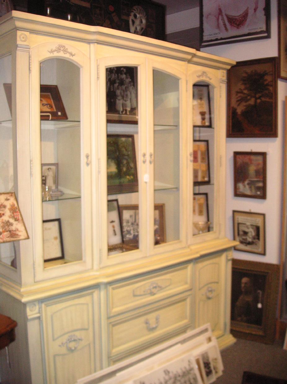 West Saint Paul Antiques